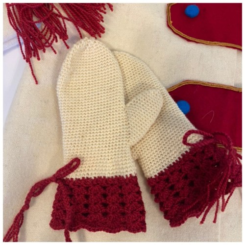Pattern - Mittens in Crochet