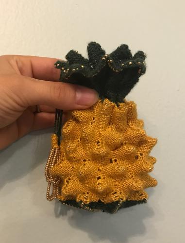 Pattern - Pineapple Purse in Knit